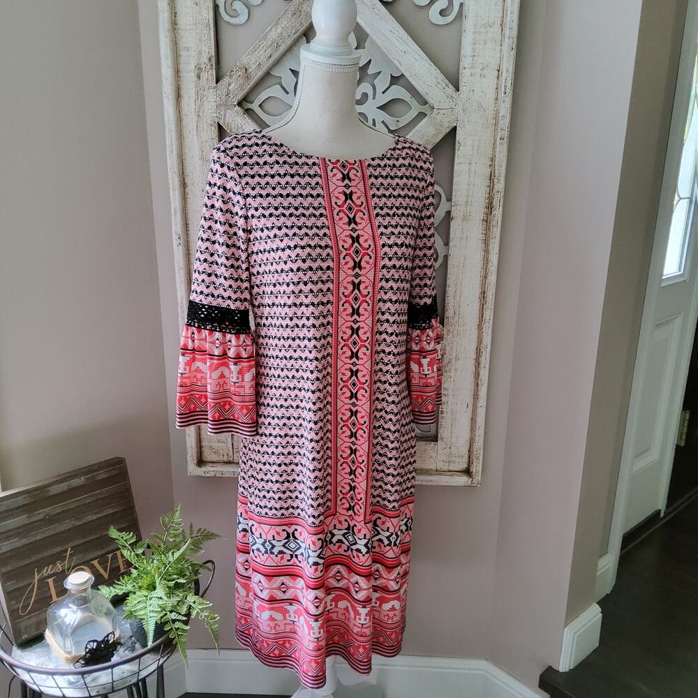 Wisp Mod Boho Crochet Lace Bell Sleeve Shift Midi Dress Size 8 Coral Black
